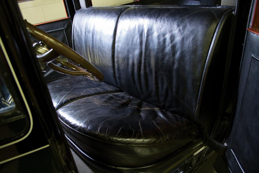  Lincoln Model L Limousine 1927 года  (фото 13 из 24)